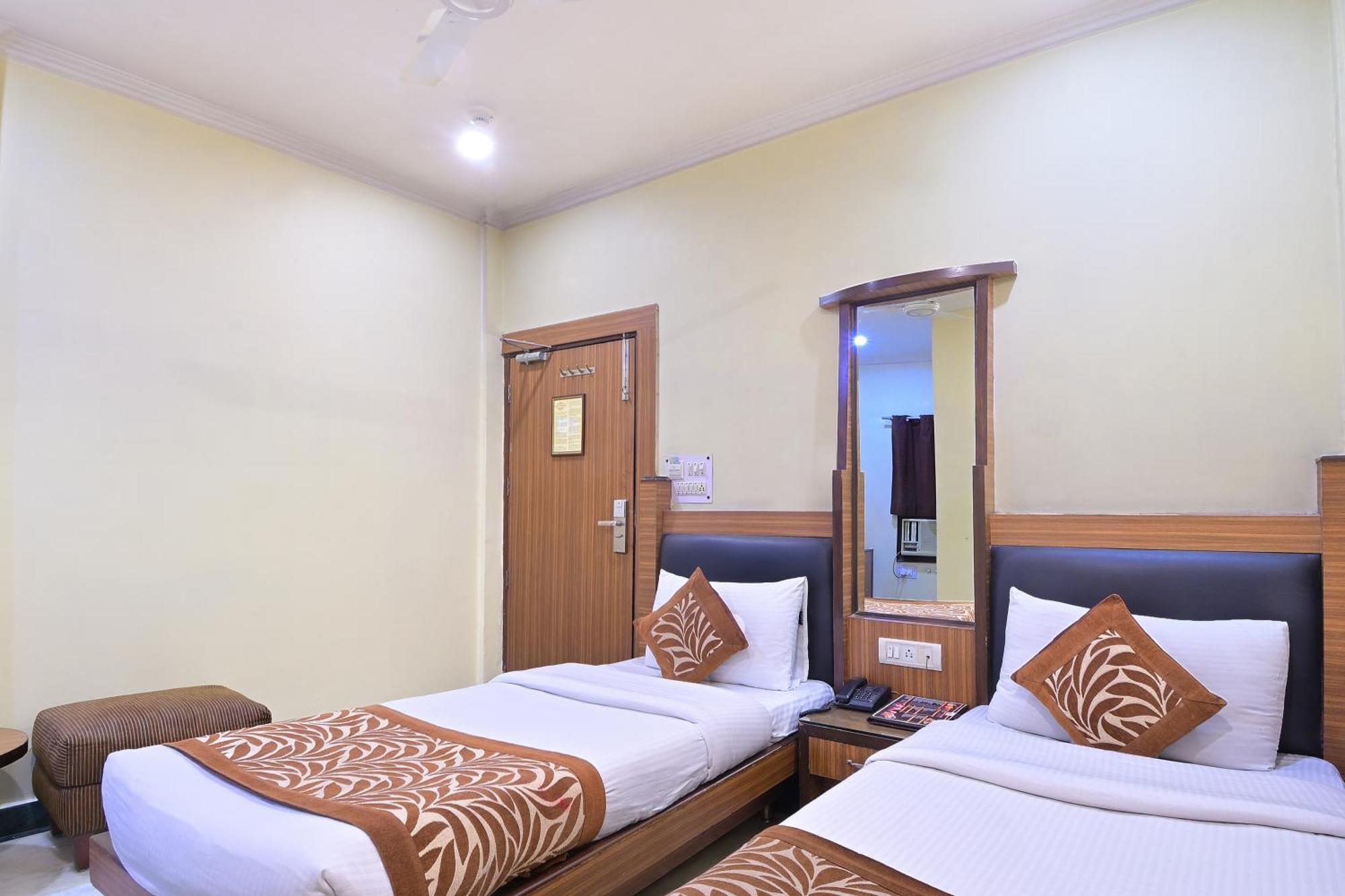 Hotel Hari Piorko Grand - 2 Min From New Delhi Railway Station Exterior foto