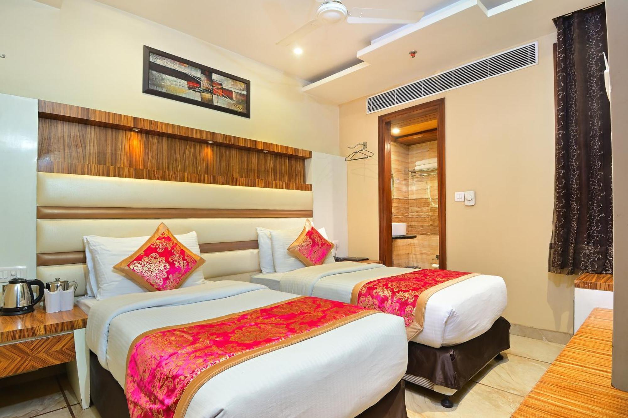 Hotel Hari Piorko Grand - 2 Min From New Delhi Railway Station Exterior foto
